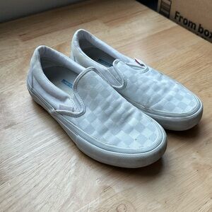 Vans Classic Slip-On Checkerboard Shoe (UltraCushHD)